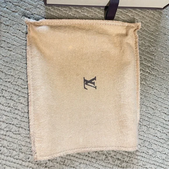 Louis Vuitton Porte Monnaie Bi-fold Wallet M91167 Monogram Vernis Beige